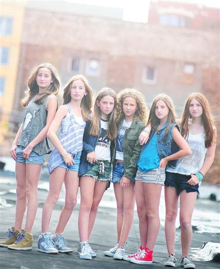 Do girls walk different?